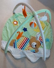 Baby Spielbogen Krabbeldecke Erlebnisdecke bunt grün Teddy gebraucht sehr gut