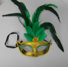 Karnevalsmaske aus Venedig - Halbmaske mit echt exotischen Federn - Wanddeko