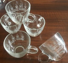 Fünf sehr schöne Teetassen aus Glas mit Verziehrung (SSF)