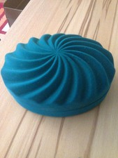 Schmuck Aufbewahrungsetui grün schöne Form, neuwertig, guter Zustand.