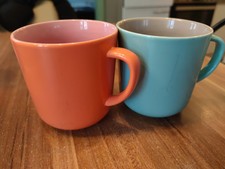 Zwei Kaffeebecher Tchibo