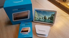 Alexa Echo Show 8 weiß, mit extra Ständer
