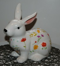Oster Deko / Frühlingsdeko Deko-Figur Porzellan Hase mit gemalten Blumen