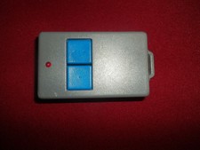 Funk-Fernbedienung Auf/Zu oder Aus/An Sender (Toröffner?)