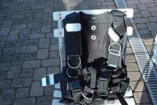 Apeks WTX Harness mit 2 Backplates