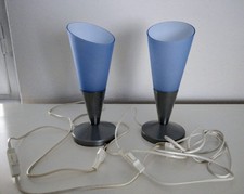 2er-Set Tischlampen mit blauem Glasschirm und Metallfuß