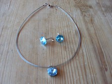 wunderschönes Ensemble, hellblaue Rivoli-Steine, von Swarovski