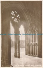 R006327 die westlichen Türen. York Minster. Tuck