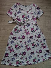 ? Wundervolles Kleid weiß, Blumen & Schmetterlingen Größe 3XL /50 Ungetragen ?
