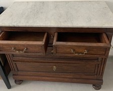 Antike Kommode Echtholz mit Marmorplatte sowie passender Nachttisch 