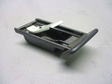 NISSAN PICK-UP D22 2.5 DI 4WD Aschenbecher mitte vorn 68800VJ200 links