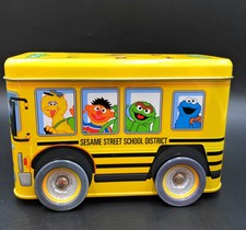 Sammlerstück Sesamstraße gelb Schulbus Geldkiste Dose 17 cm lang Spielzeug