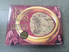 Der Herr der Ringe, Die zwei Türme Schachset. Elfenbein & chinesische Lackierung.