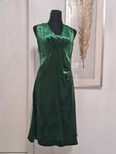 PRADA Kleid aus grünen weichen Samt Gr. 38 mit Gehschlitz