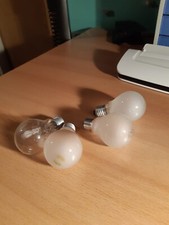 2 Glühbirnen 60 Watt + 2 Glühbirnen 40 Watt wenig genutzt