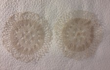 2 alte vintage retro häkeldeckchen rund beige Durchmesser 24 cm
