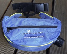 Coolman Wintertriathlon: Wasserflasche in isolierter Bauchtasche. 