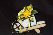 Tiffany-Glaskunst Schubkarre mit Kunststoffblume