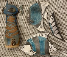 X4 seltene Vintage Volkskunst Keramik Keramik Fisch Ornament Skulptur HANDGEFERTIGT Bryden
