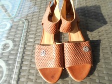 Damen Schuhe A J Armani Große E 40 original mit Reißverschluss