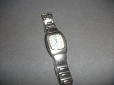 HERREN/UNISEX DUMONT QUARTZ ARMBANDUHR AUF PASSENDEM ARMBAND NEU AKKU VORHANDEN?