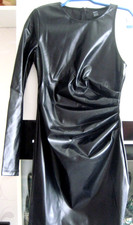 Figurbetontes Kleid mit geraffter Seite, PU Leder   in 36 Größe