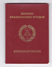Diplomatenpass eines DDR- Botschafters in Asien