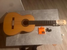  BaleraGitarre Model: BKV1004 mit Stimmgerät und neues set Seiten bloß Abholung 