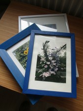 3 Bilderrahmen zum Aufstellen und Aufhängen, versch. Größen und Material, gebr.