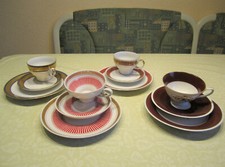 4 Sammeltassen, je 3-teilige Gedecke: Kaffetasse, Untertasse und Kuchenteller