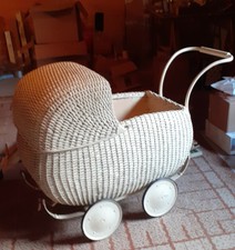 alter Kinderwagen Korbgeflecht Korbwagen ca. 1940