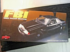 GMP 1992 Pursuit Mustang FBI 1:18