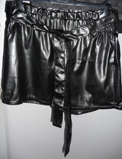 SHEIN - Damen Wetlook Shorts Lackleder Hotpants glänzend Gummizug Gr. 44