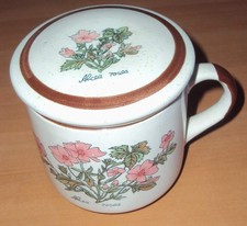 Teetasse mit Sieb + Deckel Motiv Stockrose - Alcea BESONDERS Tee Tasse