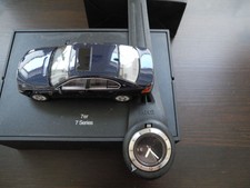BMW Armbanduhr mit BMW 7er Modell in Präsentationsschatulle