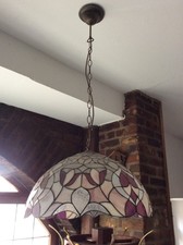 schöne Lampe, Tiffany-Style, Hängelampe Vintage, schönes Farbspiel, warmes Licht