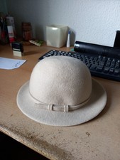 Damen Hut Beige mit Schnalle