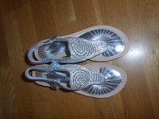 Gr. 37 Andarina Sandalen silber verziert Schuhe Zehensandale Zehentrenner