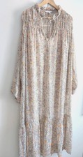H&M+ Maxikleid Chiffonkleid Blumen beige puder Damenmode XL Trend 44 46 48 