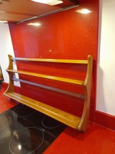 Vintage ERCOL Ulme Golden Dawn Wandmontage zwei Regale Plattengestell. Blaues Etikett. Sehr guter Zustand