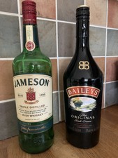 Leere 1L Jameson and Baileys Flaschen Kerzenherstellung Bar