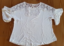 NEU! Gr.40 Cream Bluse - offwhite mit viel Spitze im Halsbereich