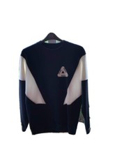 Palast träufelt auf See Munitionskiste