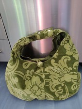 süße Tasche samtartig grün