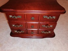 Schmuckkästchen aus Holz