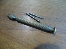 Uhrenhandel Bohrfutter Bis Hand nach Oben Stift Mit 2 Aderendhülsen