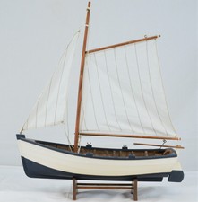 Vintage handgefertigt & bemalt Holz Fischerboot, 44 cm, Rigging & Segel, Ständer