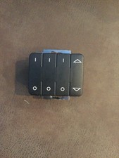 Busch Jaeger Timac X10 UP-Leitstelle 2243 mit Bedienelement in Alpha-Nea schwarz