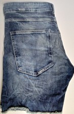 "used look" Jeans-Shorts dunkelblau mit Fransen am Beinabschluss Größe M H&M