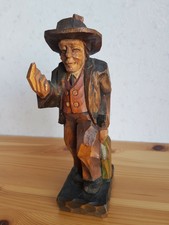 ? wunderschöne Holzfigur geschnitzt alter Mann Wanderer mit Schirm ?#308